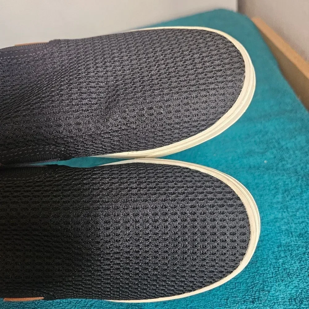 OluKai Pehuea Black Size 9 Women